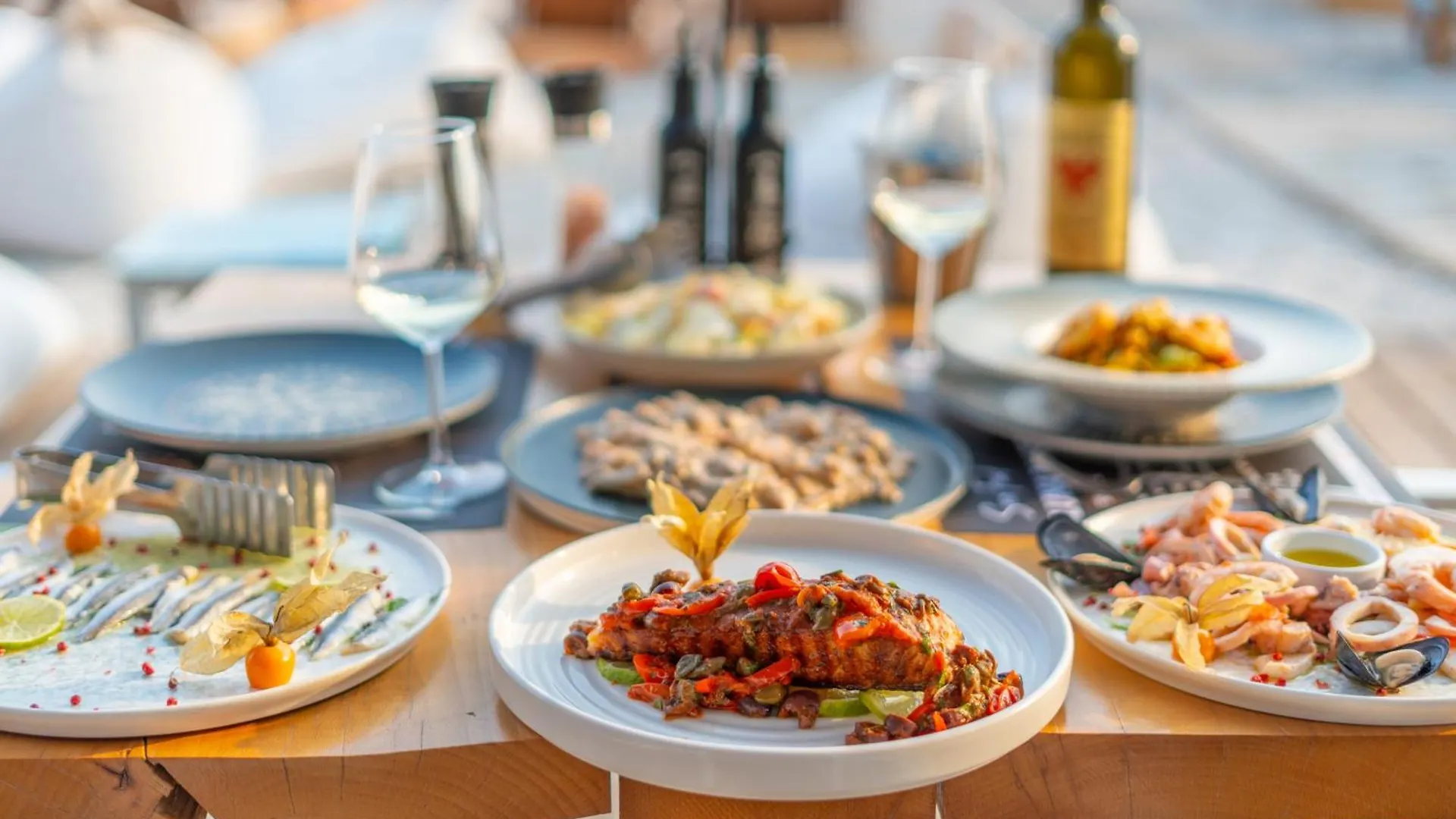 Luna Mare Boutique Seaside Borsh Aparthotel