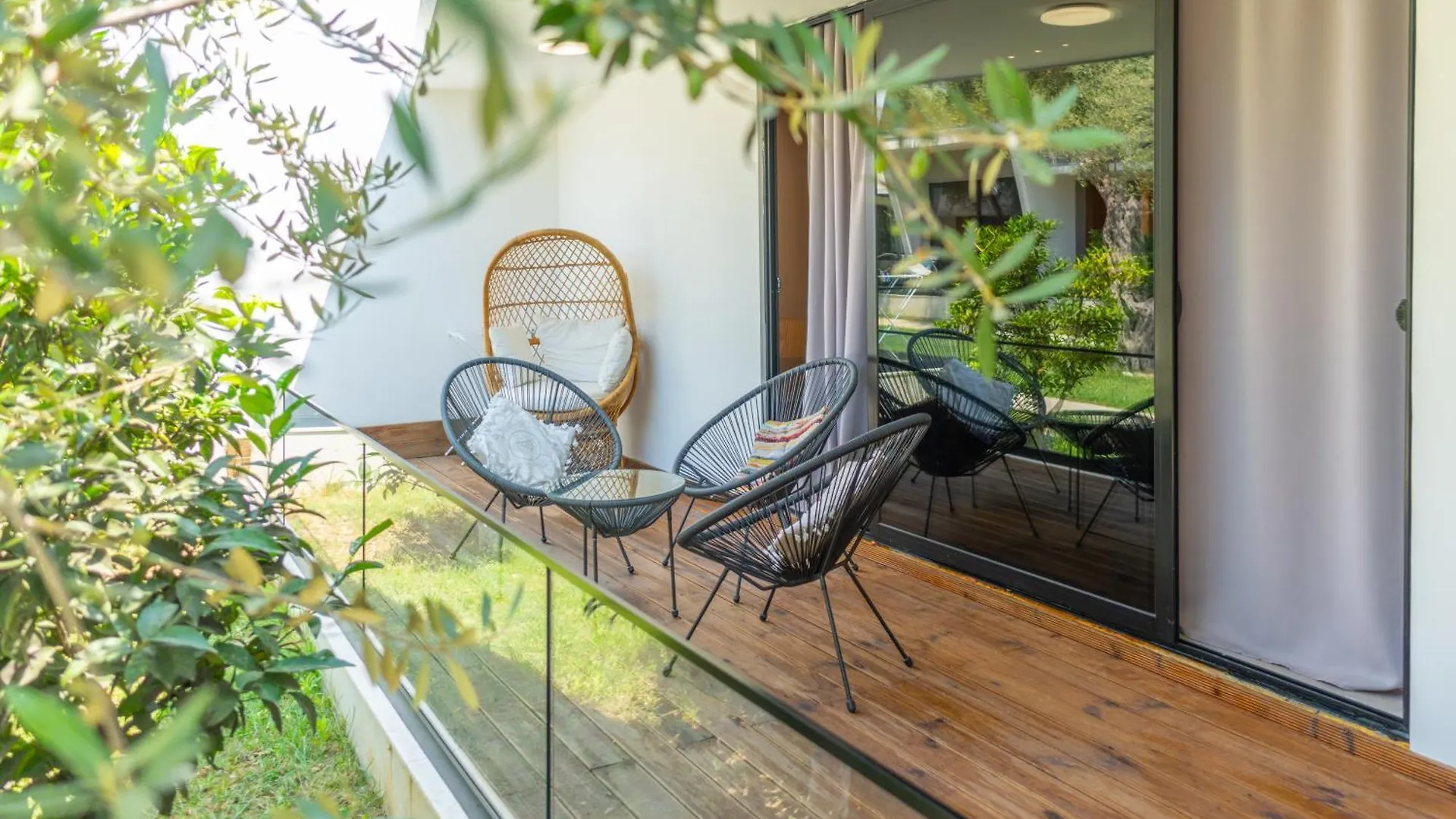 Aparthotel Luna Mare Boutique Seaside Borsh