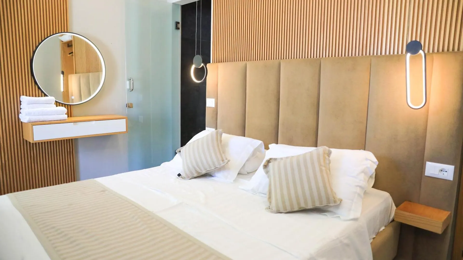 Aparthotel Luna Mare Boutique Seaside Borsh