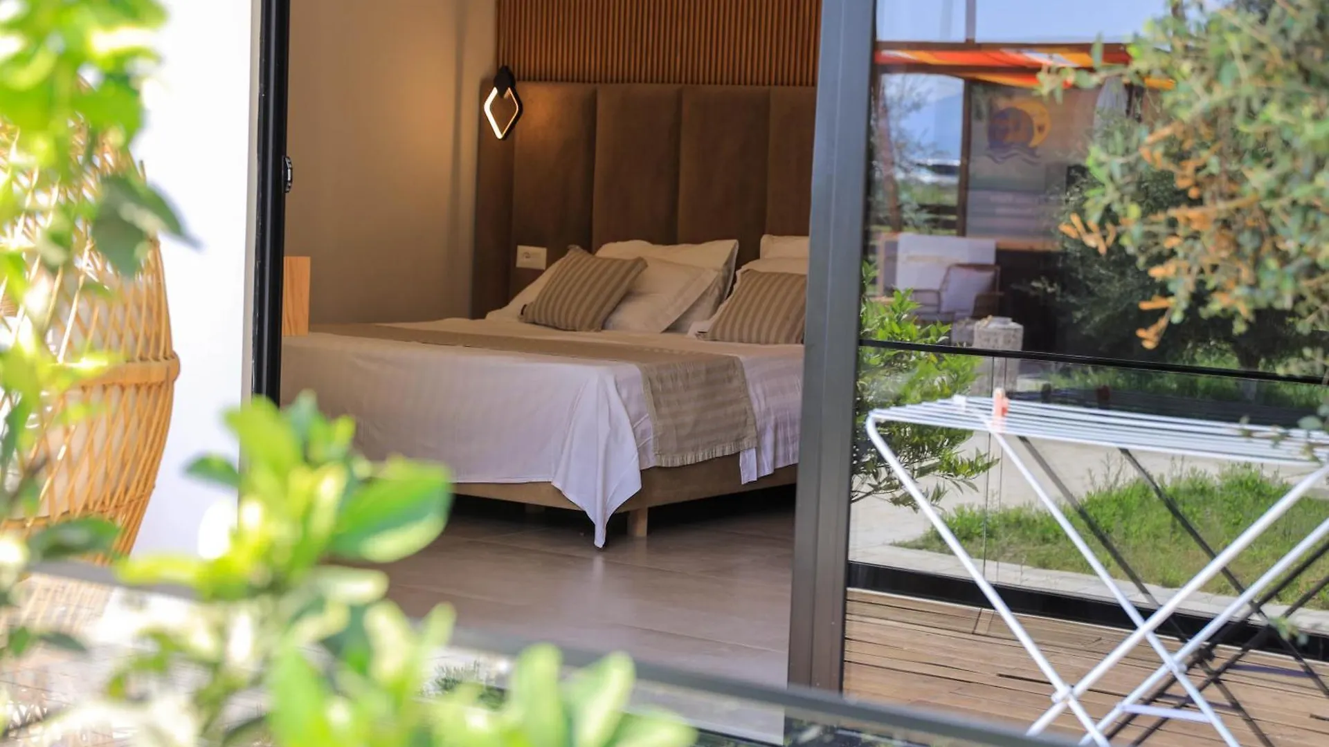 Aparthotel Luna Mare Boutique Seaside Borsh