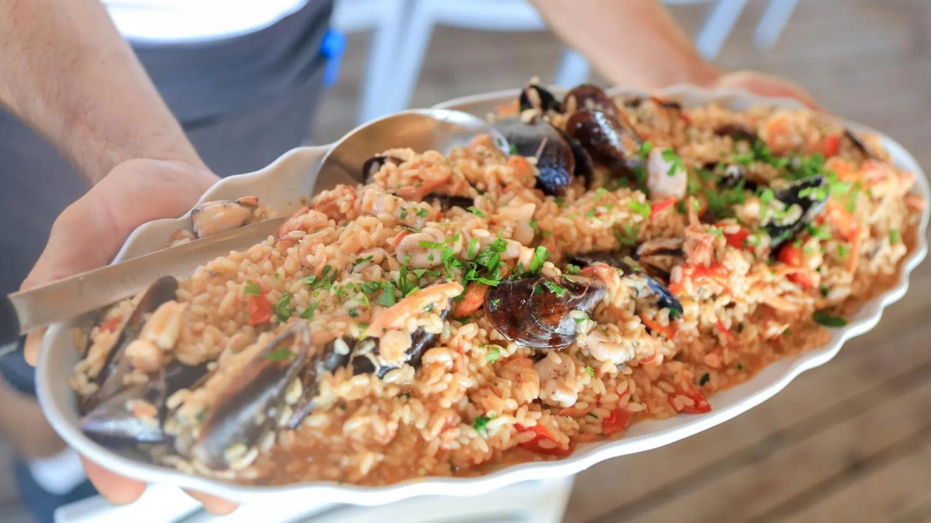 Luna Mare Boutique Seaside Borsh Aparthotel