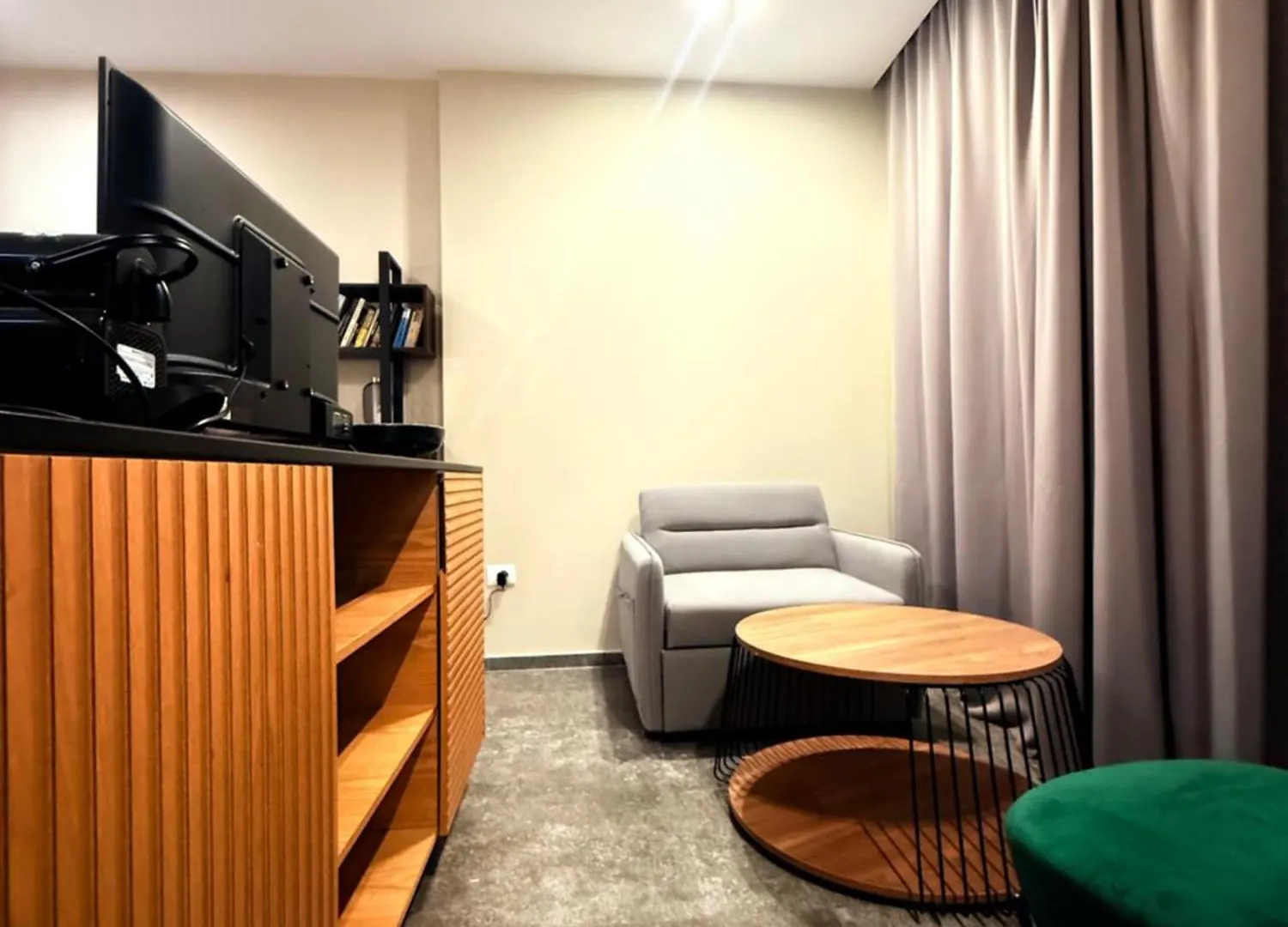 Luna Mare Boutique Seaside Borsh Aparthotel